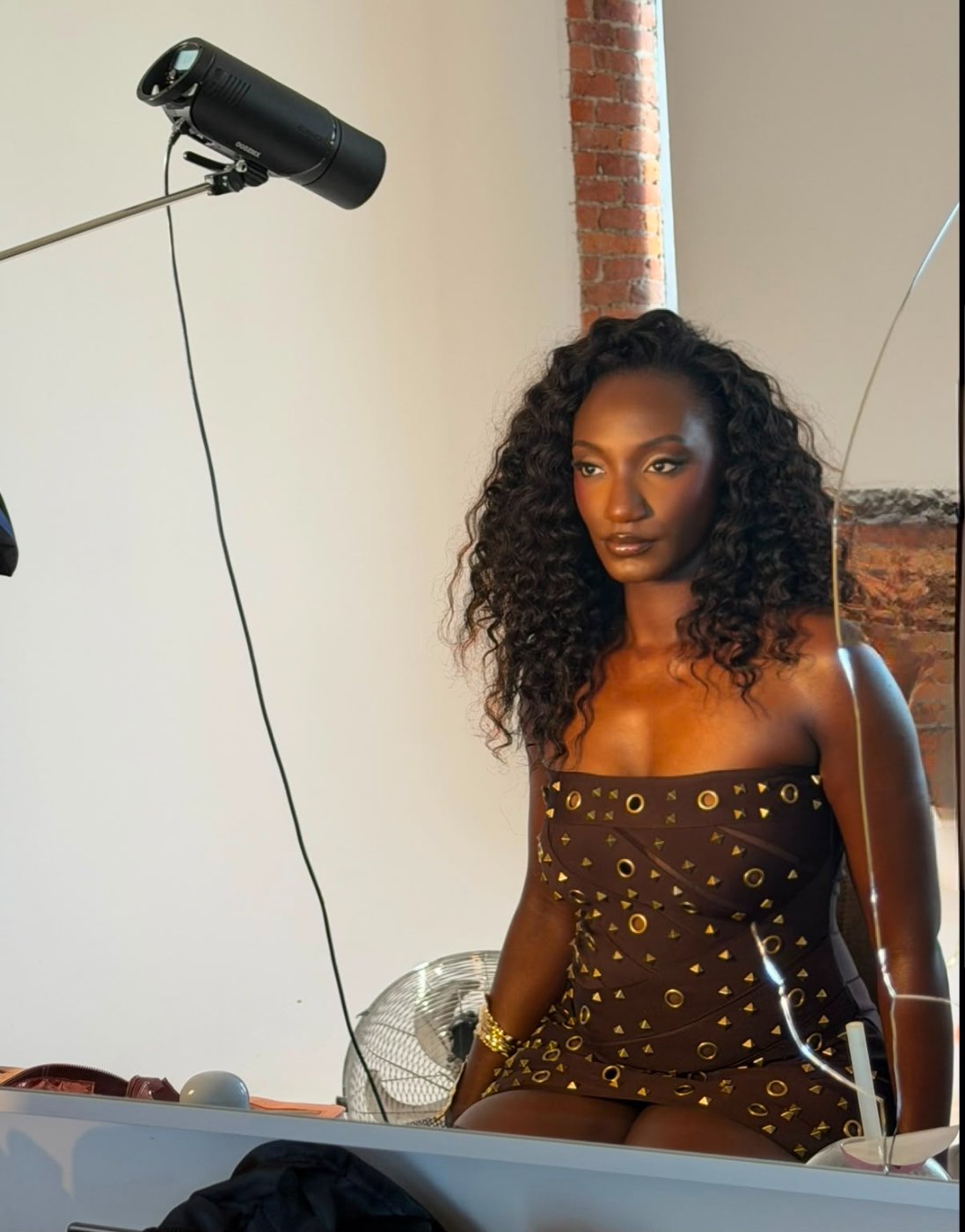 Deep-curl install at the Honeyroom studio shoot